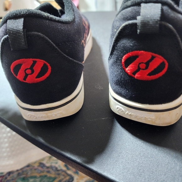 HEELYS EUC YOUTH SZ 6 PRO FLAME PRINT SKATE SHOES - Picture 7 of 10